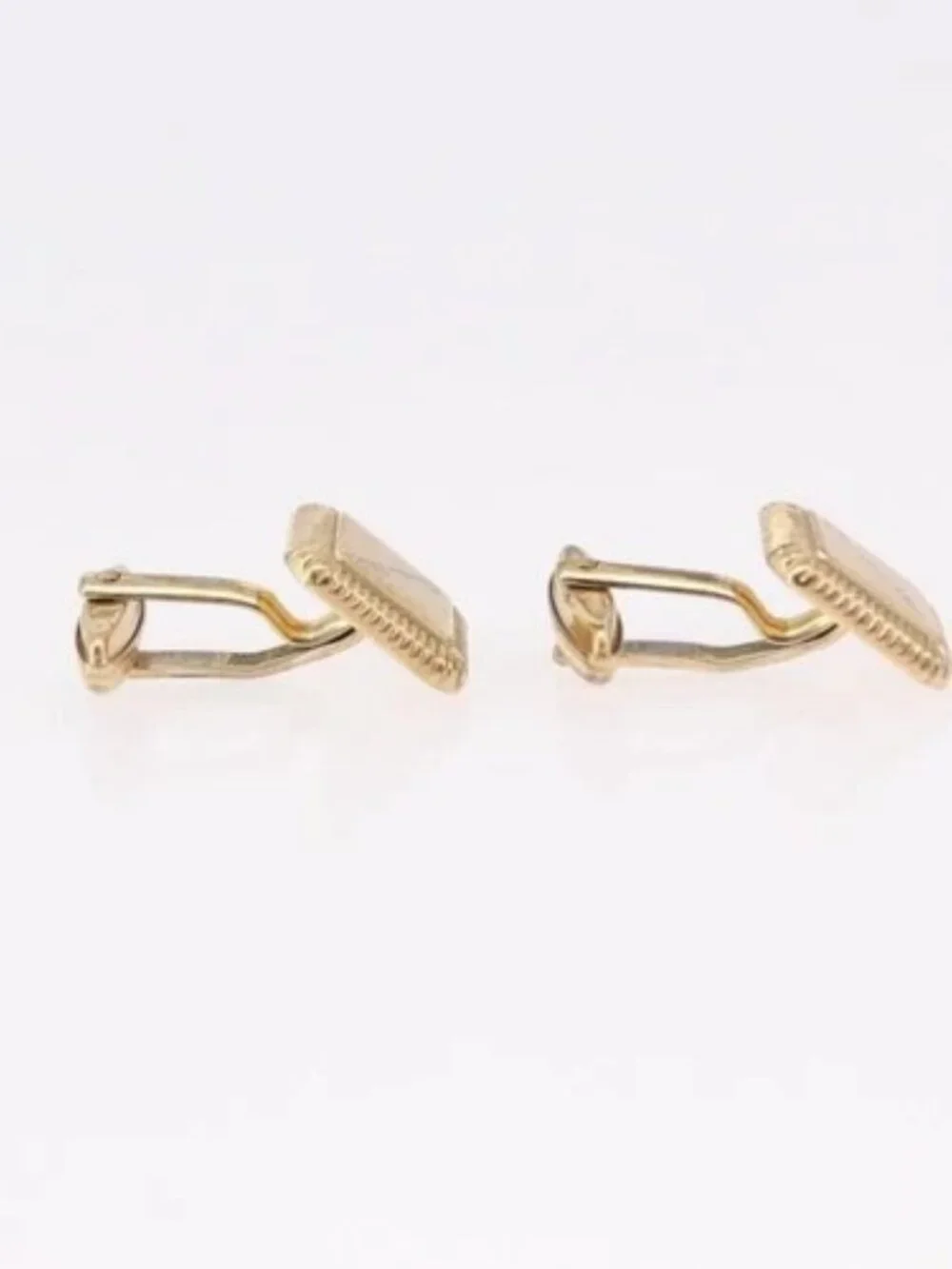 Dior brand	christian color	gold